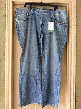 NWT Levi's Women 542 Flare Sky Color Denim Jeans Size 22W